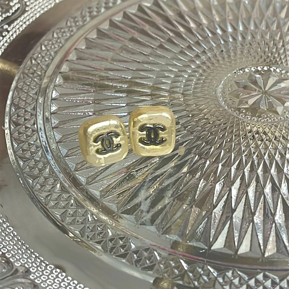 CHANEL EARRINGS VINTAGE - Picture 1 of 5